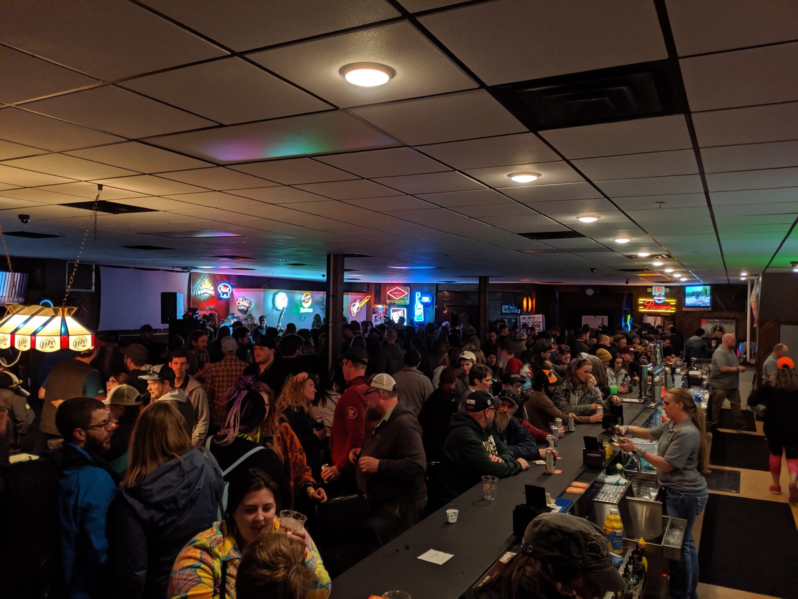 Live Music events are no sweat with our large floorplan and 50' bar!